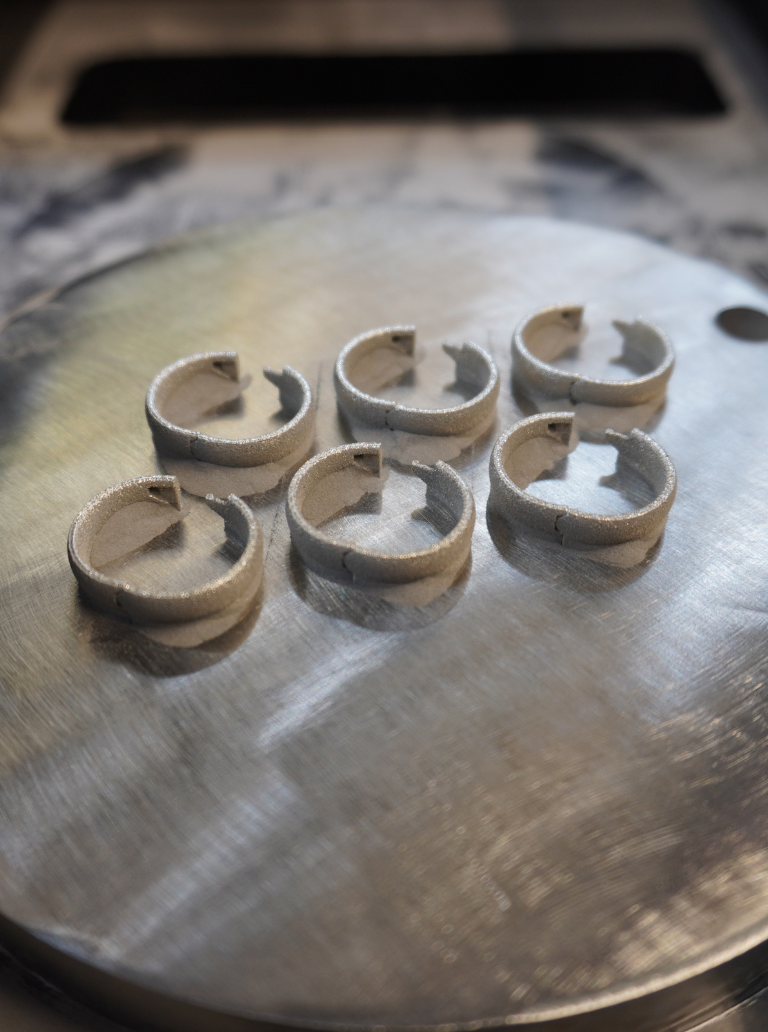 Scratch resistant rings