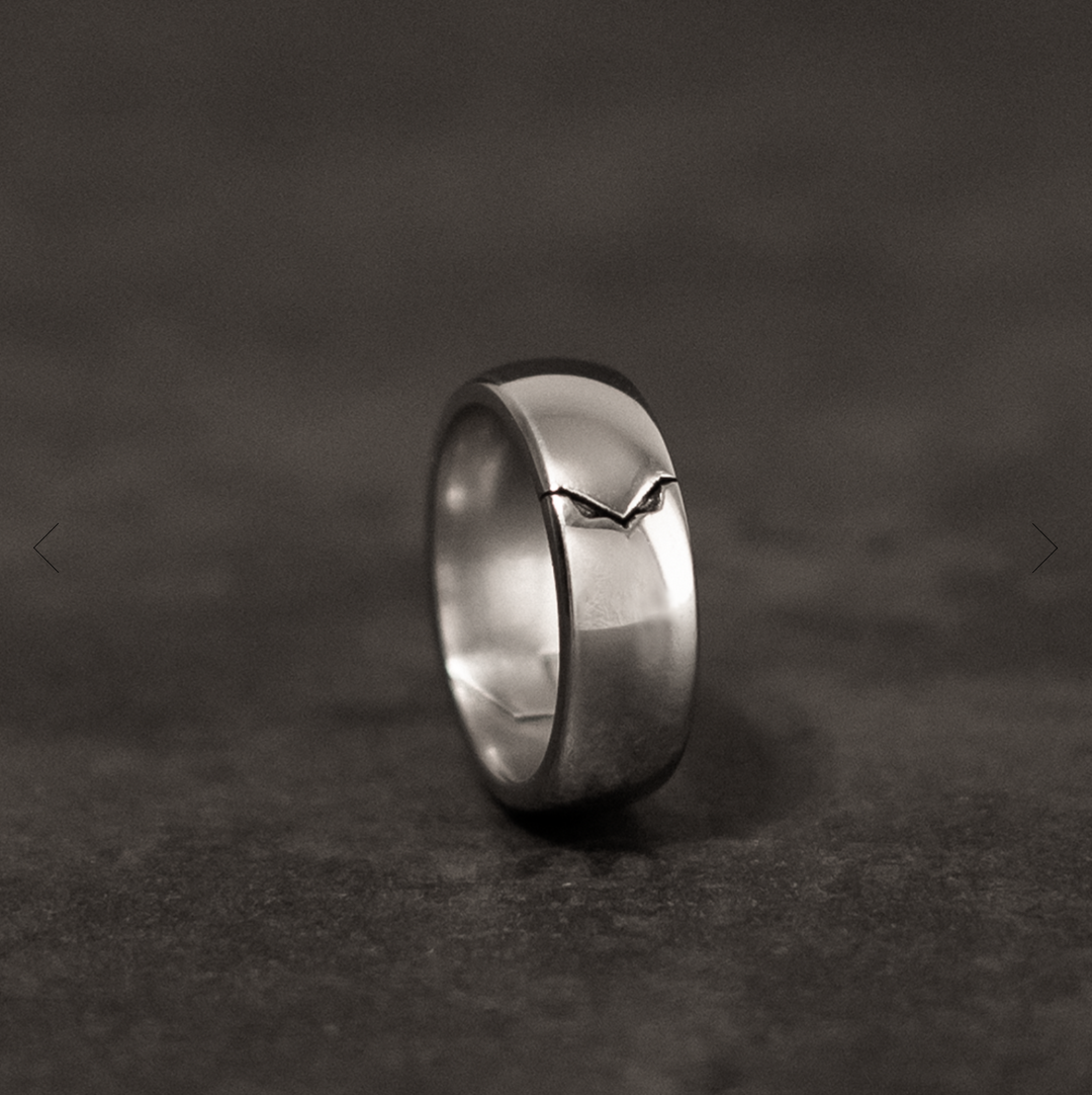Scratch resistant ring